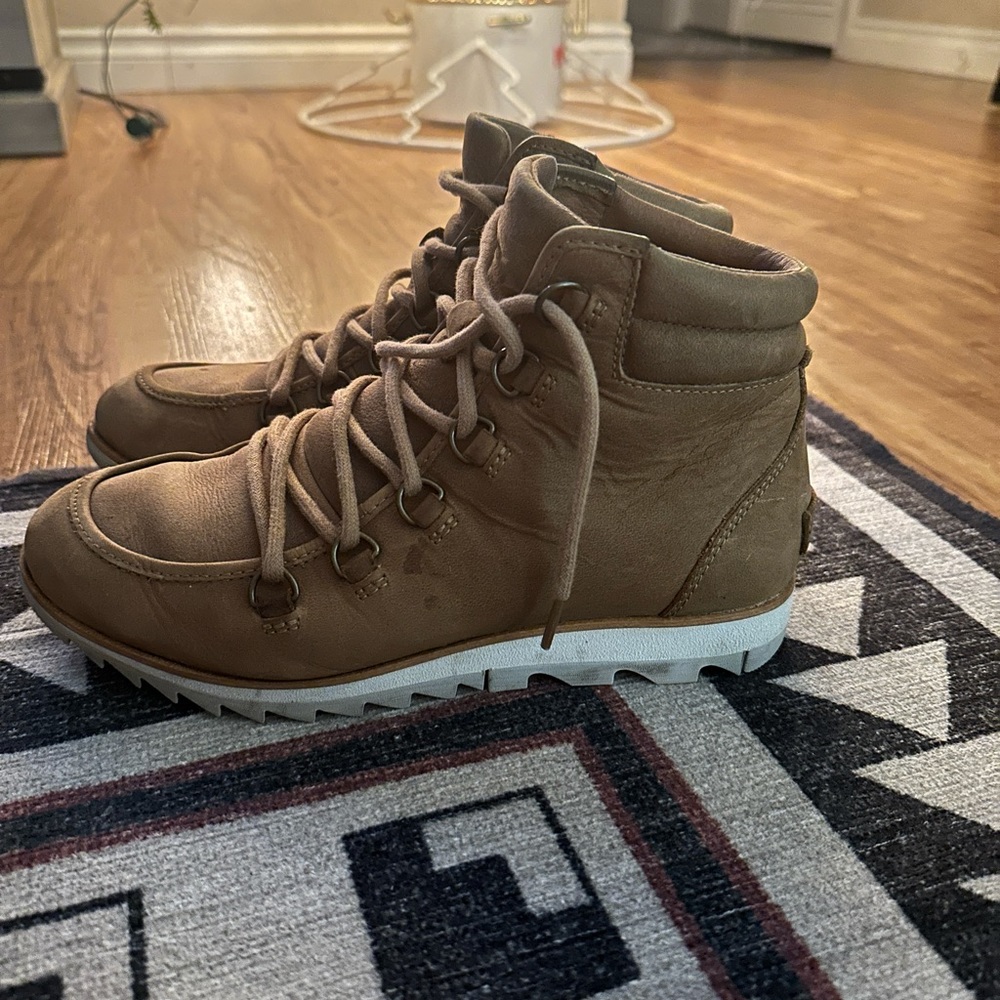 sorel boots 🤎